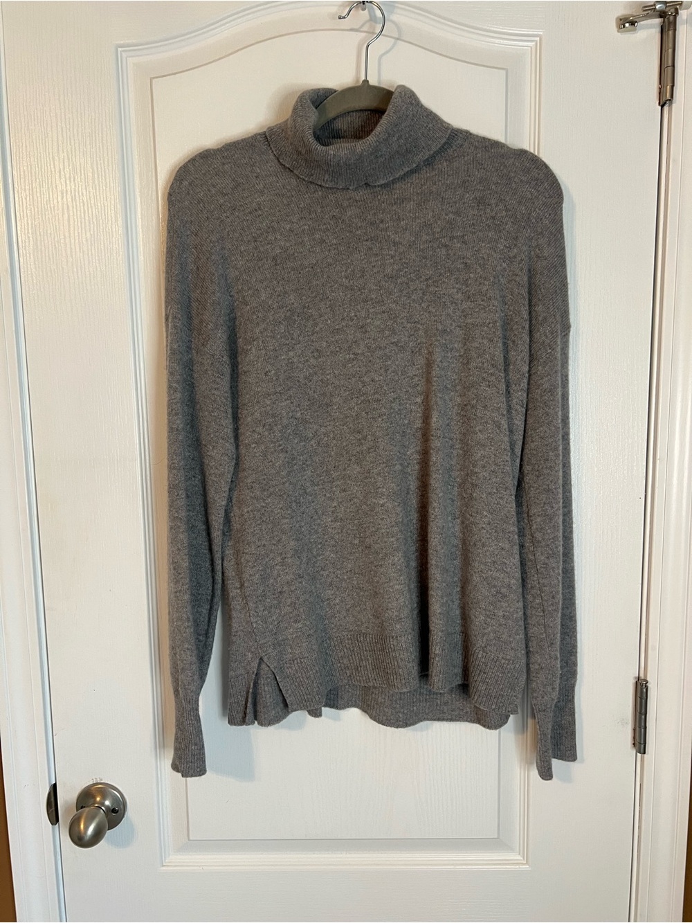 Nordstrom Women’s Gray CashmereTurtleneck Sweater